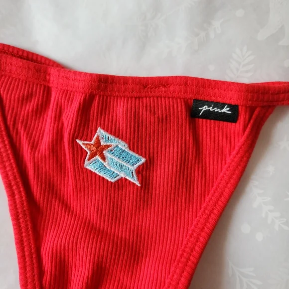 🔥💕NWT PINK Victoria's Secret v-string panties Red star Medium 🌟 - Picture 3 of 3